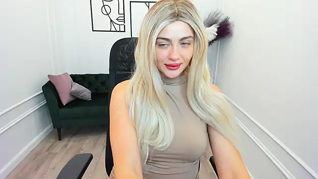 LeslieMineg online show from November 10, 11:20 am