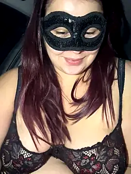 Snapshot of Saphyra_Secret chatting on November 9, 2:32 am Saphyra Secret online show from November 9, 2:32 am