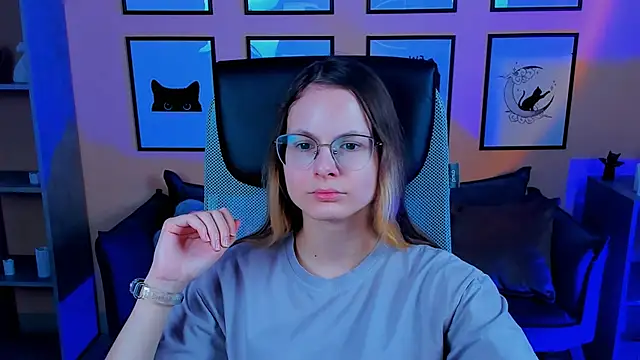 Carrie Rose online show from October 14, 4:13 am