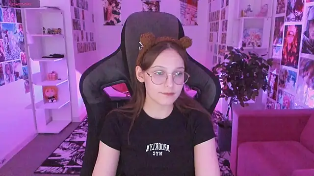 JenniferKiim online show from February 11, 2:22 pm