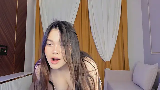 yummmymommy online show from October 2, 1:18 pm