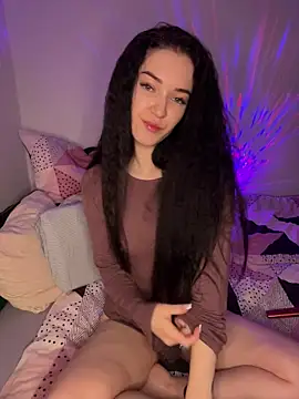 Snapshot of Veliora chatting on January 8, 5:59 pm Veliora online show from January 8, 5:59 pm