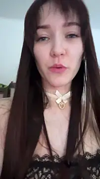 Snapshot of Veliora chatting on February 5, 10:42 am Veliora online show from February 5, 10:42 am