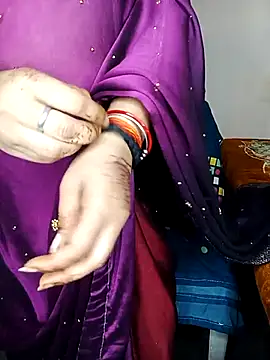 Snapshot of Oh_011 chatting on February 20, 3:56 pm Oh 011 online show from February 20, 3:56 pm