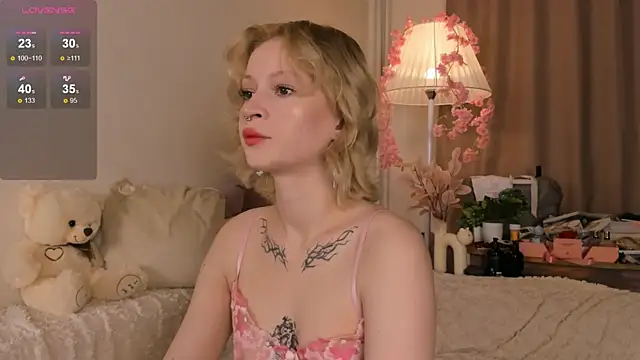 EfieFrye online show from November 27, 6:10 pm