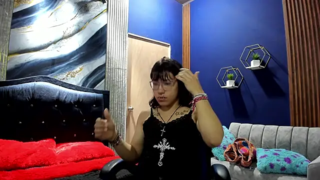 Snapshot of christina_vamp1 chatting on November 3, 1:56 pm christina vamp1 online show from November 3, 1:56 pm