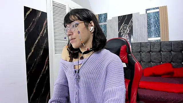 Snapshot of christina_vamp1 chatting on November 27, 1:35 pm christina vamp1 online show from November 27, 1:35 pm