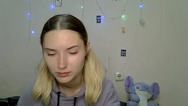  kikiclark   online show from September 14, 8:41 pm