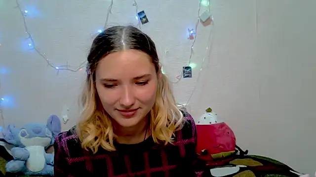  kikiclark   online show from October 3, 8:50 pm