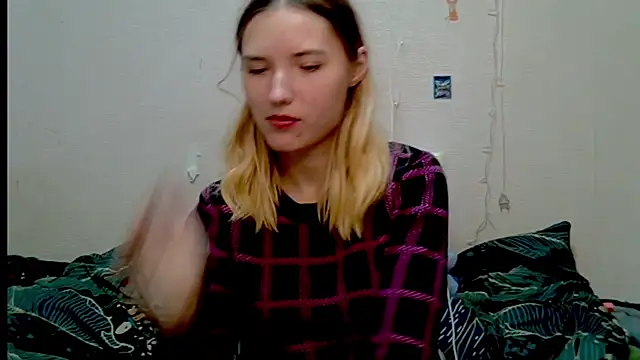  kikiclark   online show from October 5, 9:13 pm