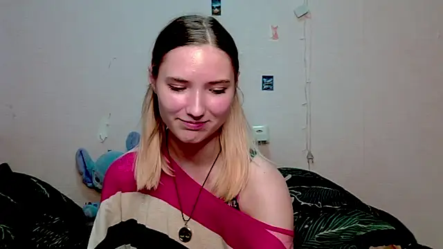  kikiclark   online show from October 11, 7:45 pm