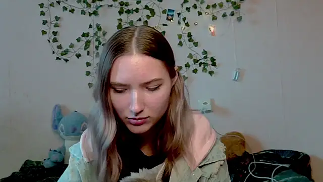  kikiclark   online show from October 23, 1:10 pm