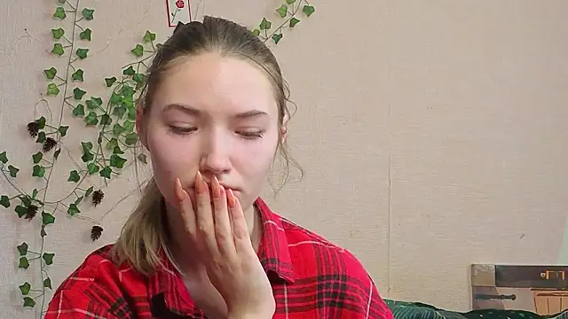  kikiclark   online show from February 27, 9:09 am