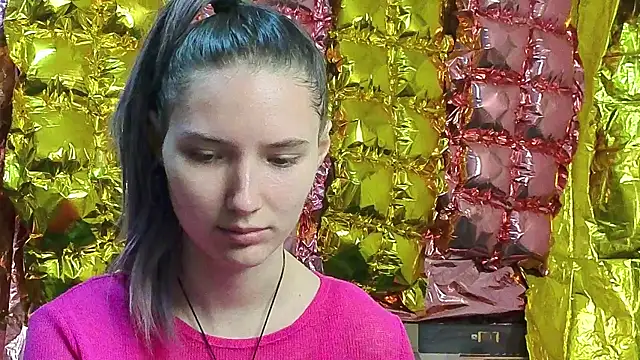  kikiclark   online show from April 13, 5:29 pm