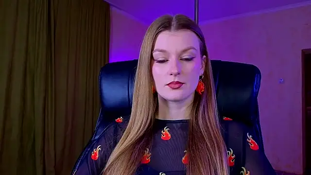 Snapshot of MysticVenus_ chatting on February 1, 3:21 pm MysticVenus online show from February 1, 3:21 pm