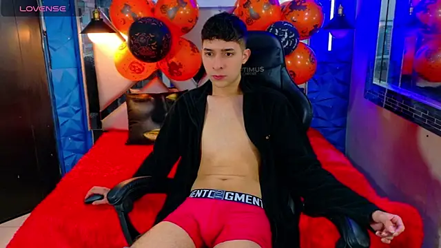 Snapshot of Kygo_Williams chatting on October 22, 1:11 pm Kygo Williams online show from October 22, 1:11 pm