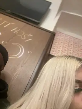 Steffi Snowbunny online show from February 2, 9:02 pm