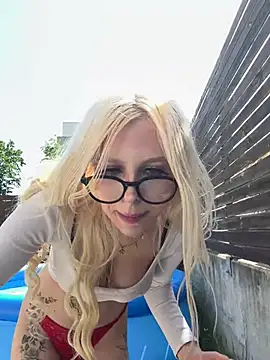 Steffi Snowbunny online show from May 26, 1:07 pm