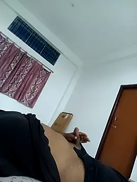 Snapshot of sexyboywhite chatting on October 13, 4:12 am sexyboywhite online show from October 13, 4:12 am