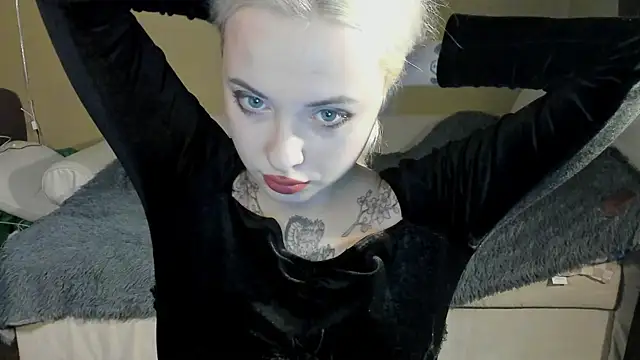 Snapshot of velunnight chatting on September 18, 4:42 pm velunnight online show from September 18, 4:42 pm