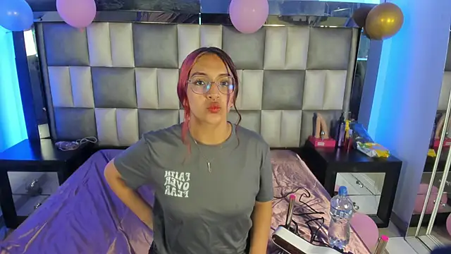 Valkiria js online show from November 21, 1:21 pm