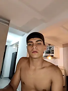 Snapshot of Zeusmagnos chatting on September 29, 10:36 pm Zeusmagnos online show from September 29, 10:36 pm