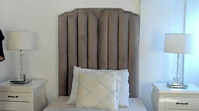 Snapshot of NebulaSin chatting on November 27, 1:02 pm NebulaSin online show from November 27, 1:02 pm