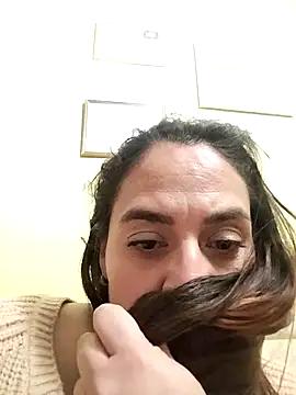 Snapshot of denissebombon chatting on February 3, 2:53 am denissebombon online show from February 3, 2:53 am