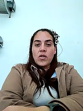 Snapshot of denissebombon chatting on February 9, 6:34 pm denissebombon online show from February 9, 6:34 pm