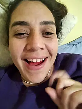 Snapshot of denissebombon chatting on February 14, 3:03 am denissebombon online show from February 14, 3:03 am