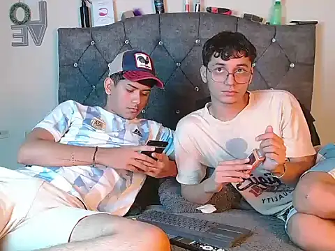 logan willyams  online show from September 19, 12:23 am