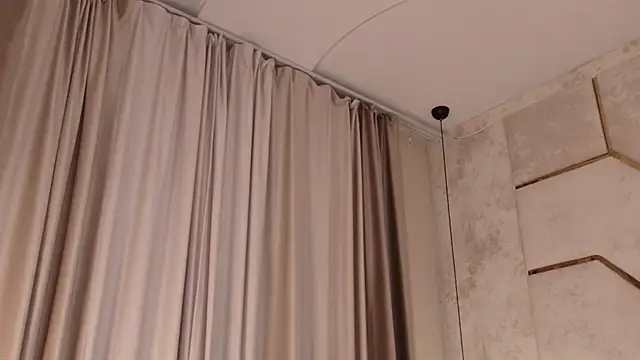 Olivia Mourr online show from October 11, 6:39 pm