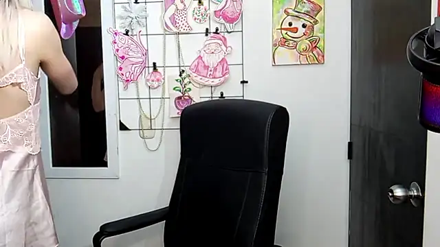 Andy Roses online show from November 18, 10:36 pm