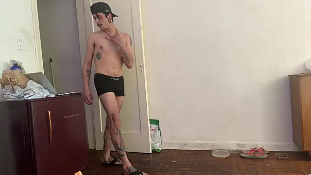 Snapshot of chrisalmeid_ chatting on November 16, 2:33 pm chrisalmeid online show from November 16, 2:33 pm