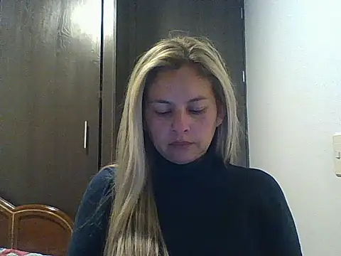 Valery  Rouse  online show from September 19, 3:52 am
