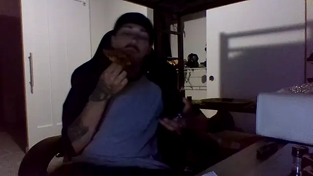 Snapshot of Jbenz420 chatting on June 18, 1:17 am Jbenz420 online show from June 18, 1:17 am