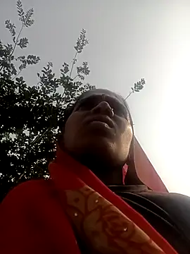 Snapshot of Hot-honi chatting on November 19, 9:53 am Hot-honi online show from November 19, 9:53 am