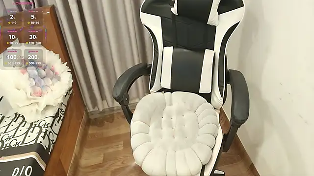 Snapshot of Bae_Gigii chatting on February 8, 1:58 pm Bae Gigii online show from February 8, 1:58 pm