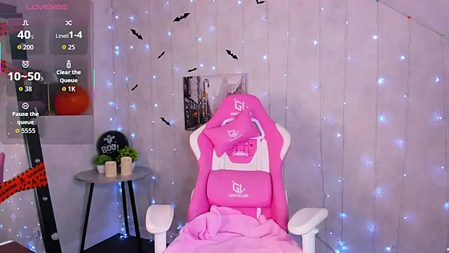 Lynn Martin online show from November 2, 1:08 am