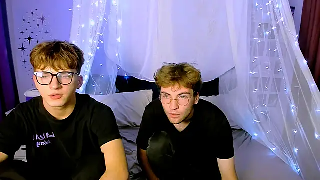 travis wolf  online show from October 19, 7:14 pm