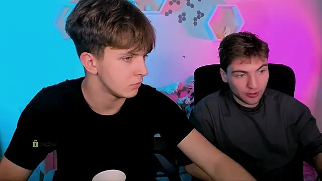 travis wolf  online show from December 4, 7:55 pm