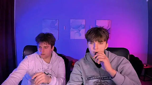 travis wolf  online show from February 5, 9:58 am