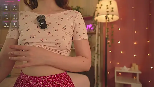 Snapshot of Ruminelle chatting on February 17, 12:12 pm Ruminelle online show from February 17, 12:12 pm