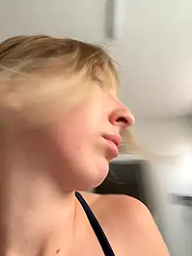 Snapshot of CheekyChelseaX chatting on October 12, 9:41 am CheekyChelseaX online show from October 12, 9:41 am