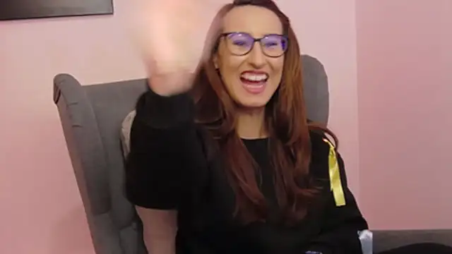 Snapshot of LysAd chatting on February 22, 4:49 pm LysAd online show from February 22, 4:49 pm