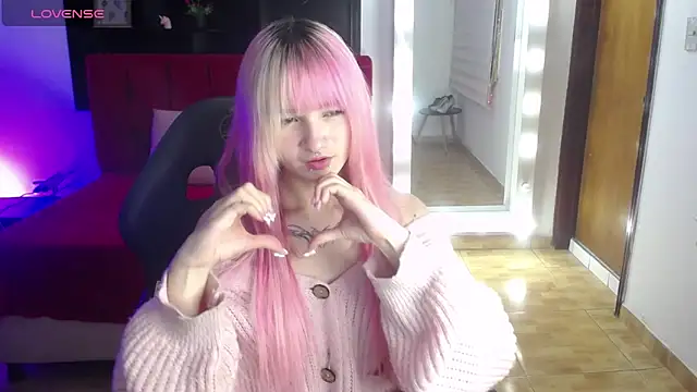 Snapshot of _Charlotte_Collins_ chatting on June 12, 3:11 pm Charlotte Collins online show from June 12, 3:11 pm