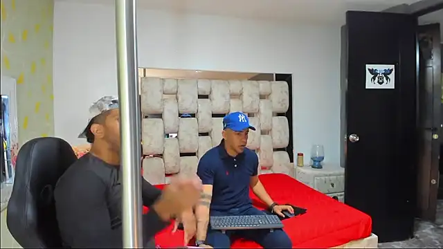 Snapshot of AngelAndChris chatting on September 10, 12:16 pm AngelAndChris online show from September 10, 12:16 pm