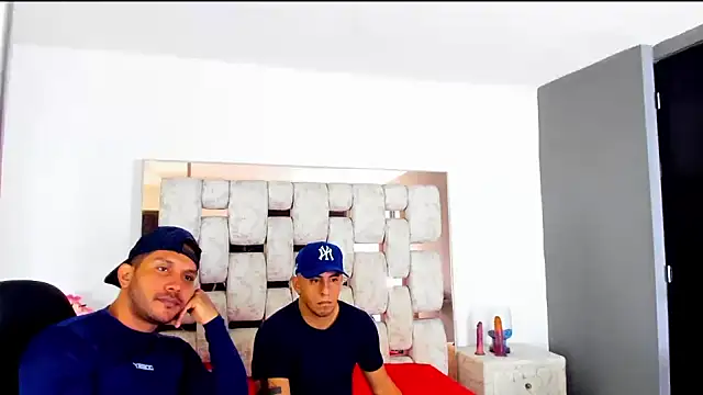 Snapshot of AngelAndChris chatting on September 15, 12:27 pm AngelAndChris online show from September 15, 12:27 pm