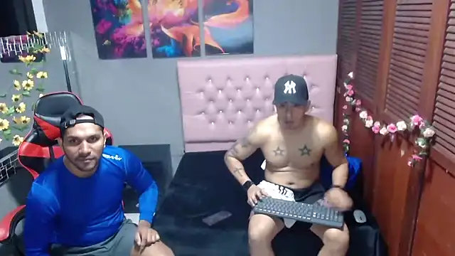 Snapshot of AngelAndChris chatting on September 20, 12:39 pm AngelAndChris online show from September 20, 12:39 pm