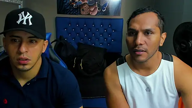 Snapshot of AngelAndChris chatting on September 22, 12:18 pm AngelAndChris online show from September 22, 12:18 pm